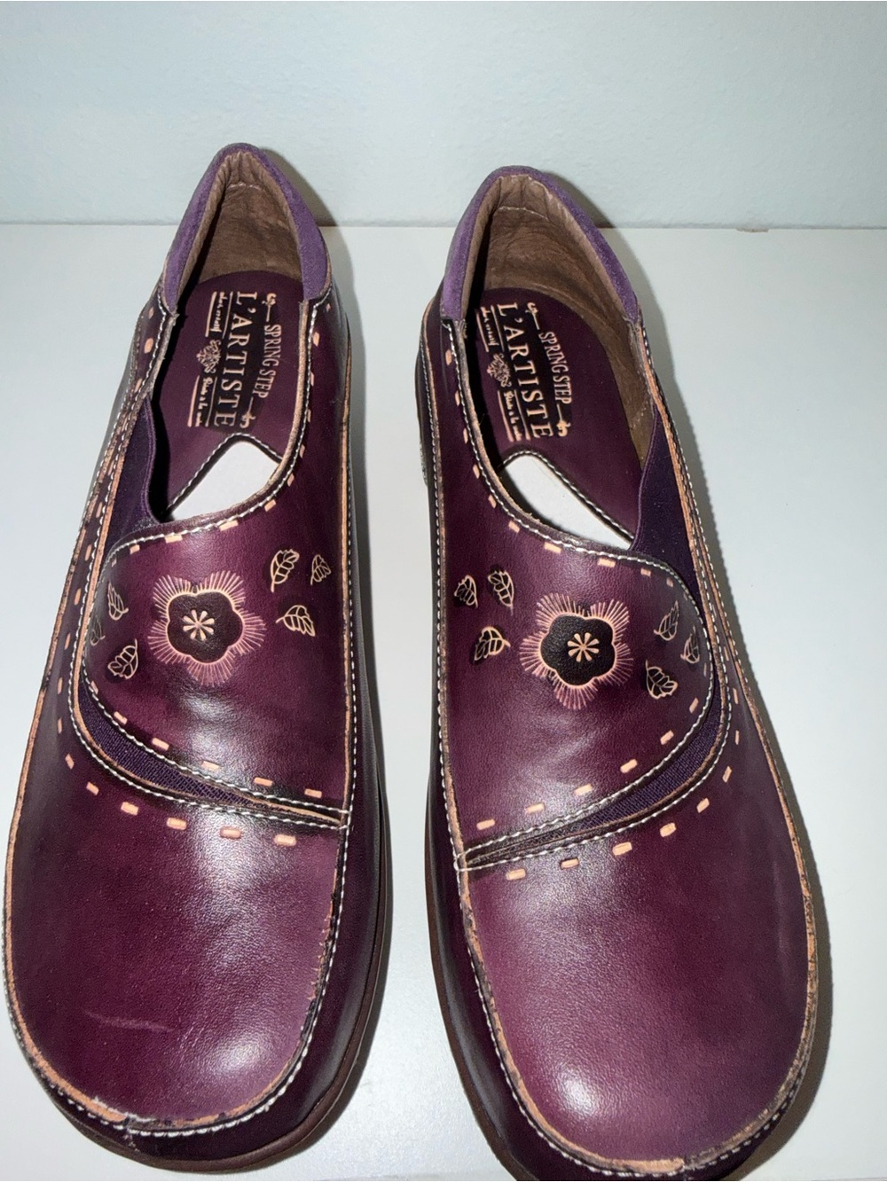 L’artiste Women's Plum Floral Slip-On Loafers